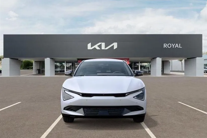 2025 Kia EV6 Light photo 1