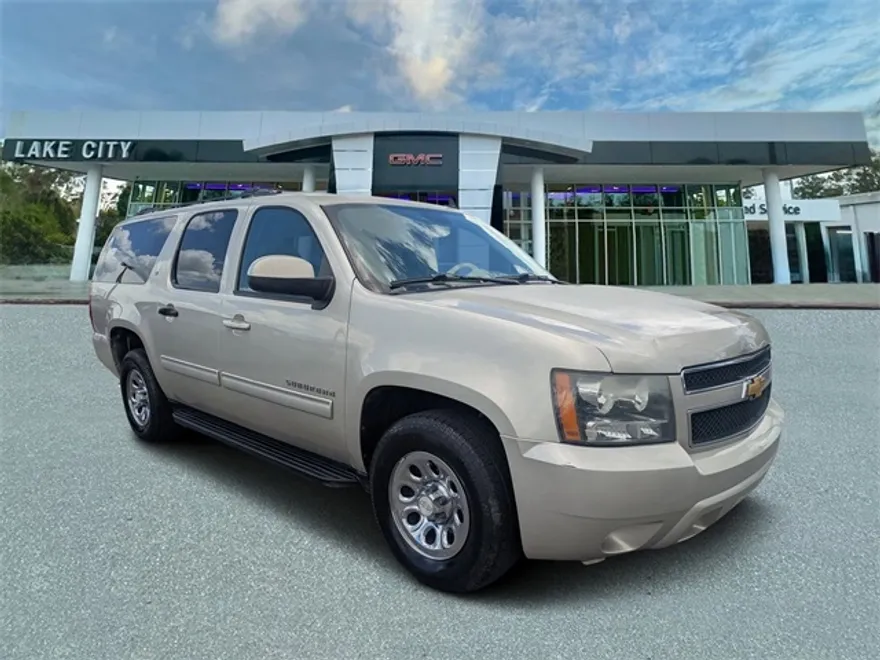 2014 Chevrolet Suburban 1500 LT photo 1