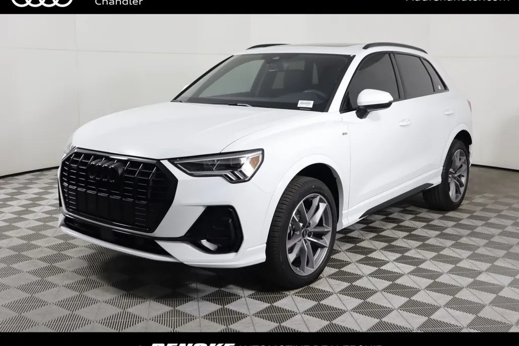 2025 Audi Q3 45 TFSI S line Premium photo 1