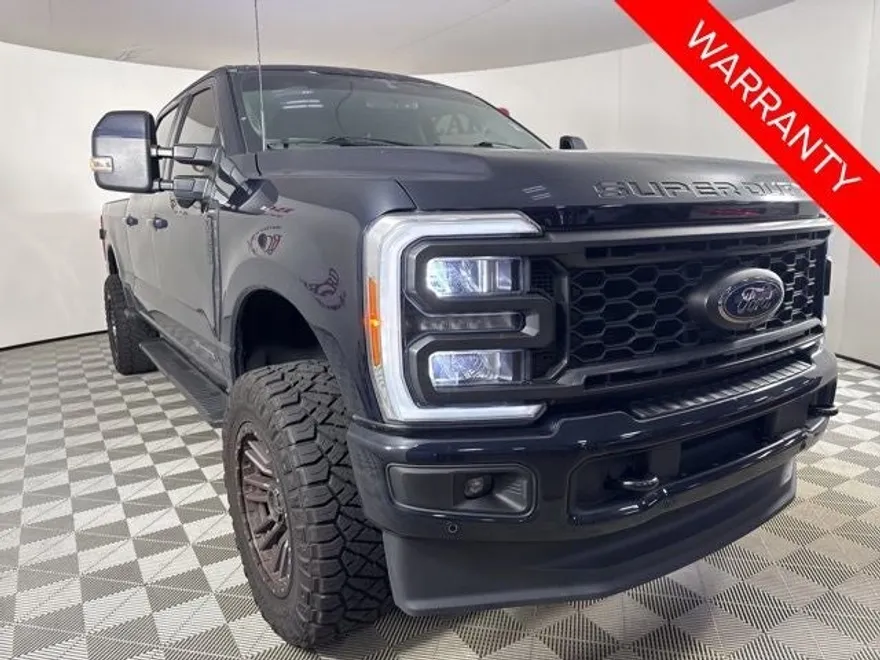 2023 Ford F-350 photo 1