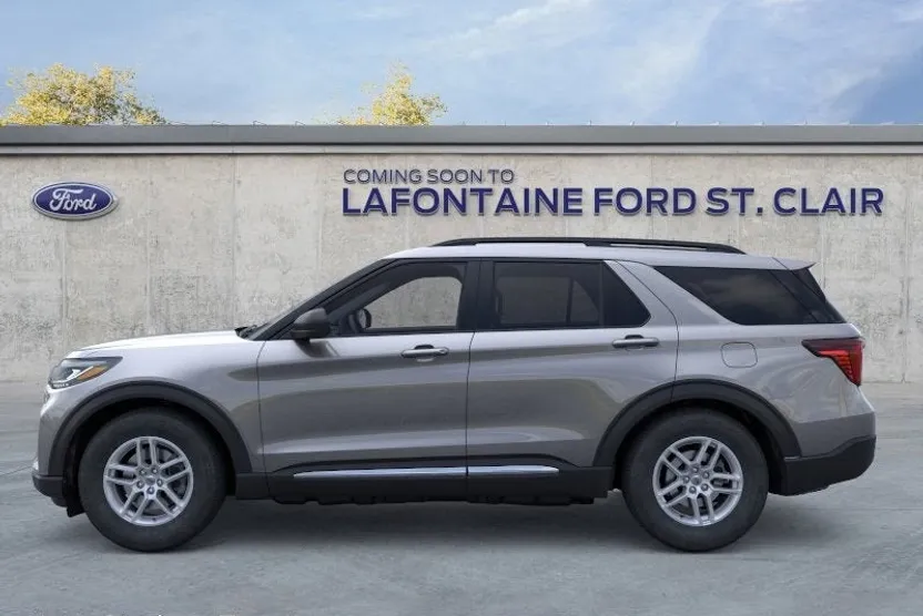 2025 Ford Explorer photo 1