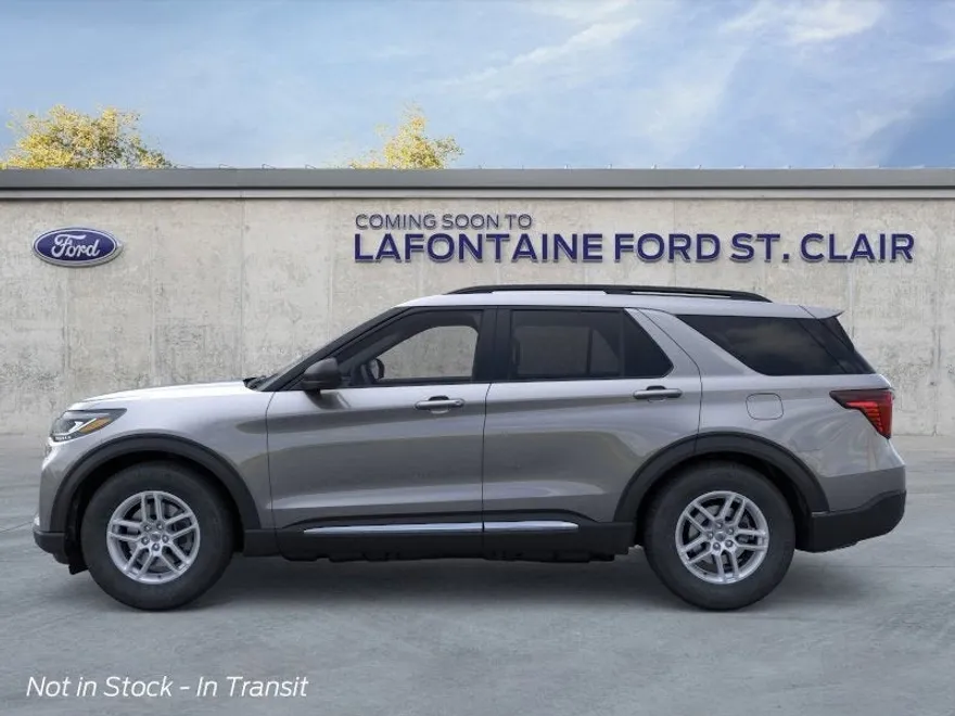 2025 Ford Explorer photo 1