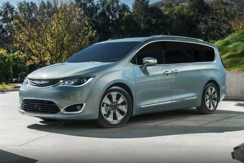 2020 Chrysler Pacifica Hybrid Limited photo 1