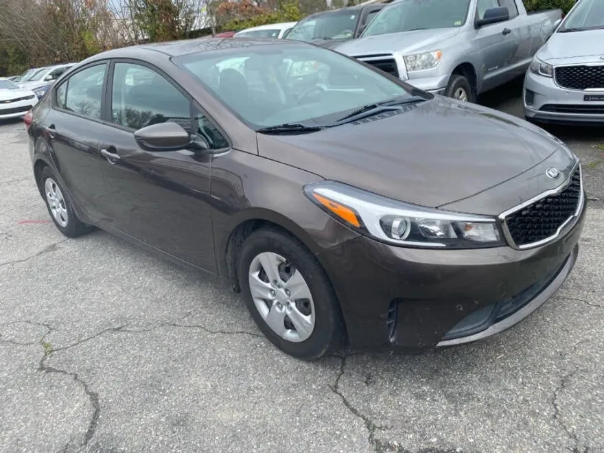2017 Kia Forte LX Base photo 1