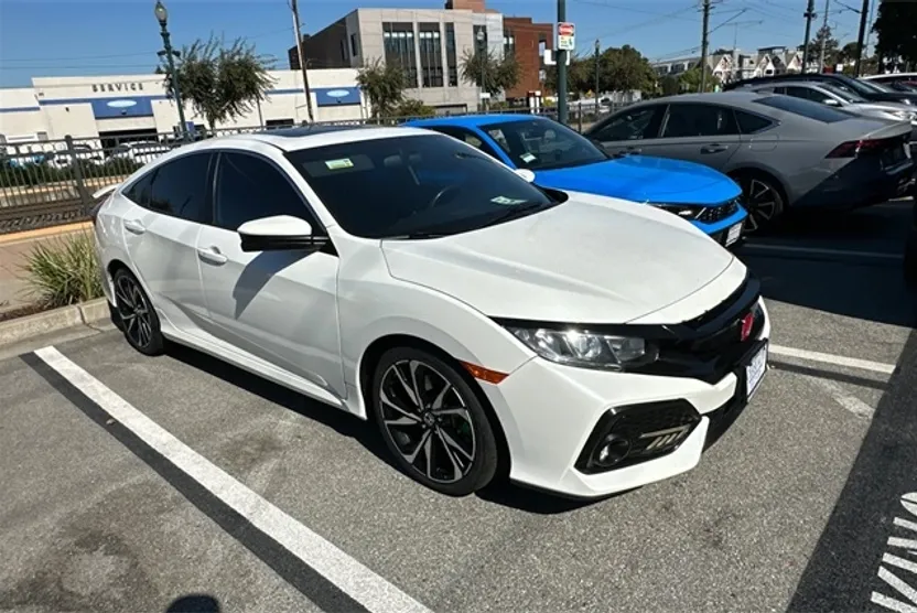 2018 Honda Civic Si photo 1