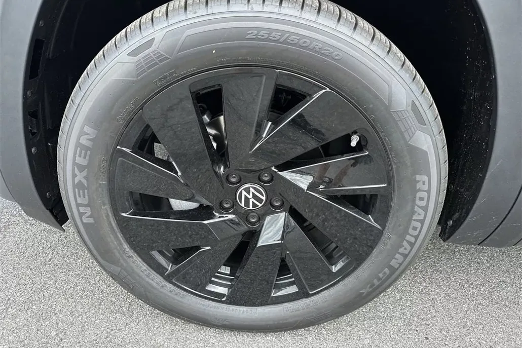 2024 Volkswagen Atlas SE Technology photo 1