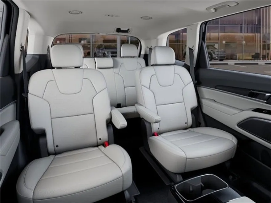 2025 Kia Telluride S photo 16