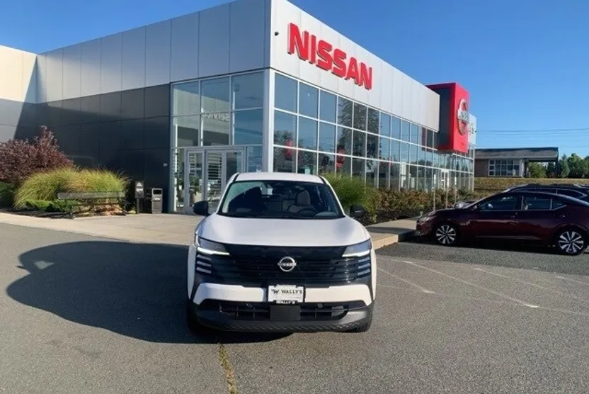 2025 Nissan Kicks S photo 1