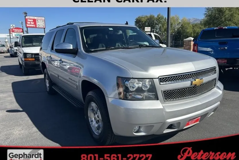 2013 Chevrolet Suburban LT photo 1
