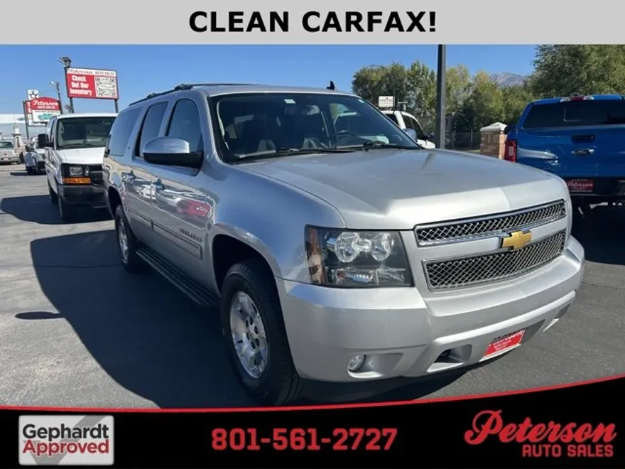 2013 Chevrolet Suburban LT photo 1