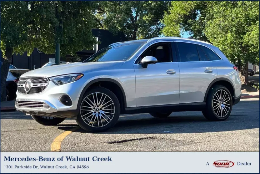 2023 Mercedes Benz GLC 300 photo 1
