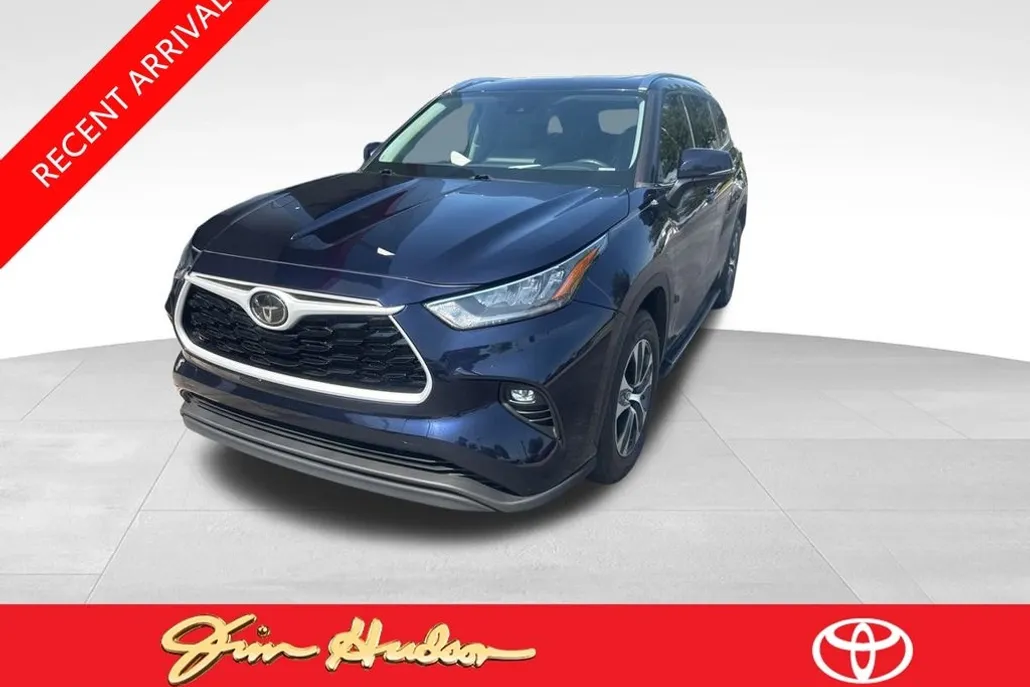 2020 Toyota Highlander XLE photo 1