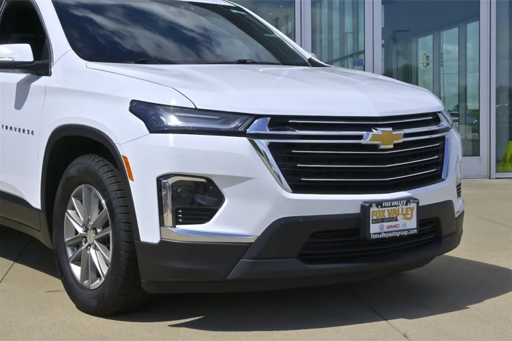 2023 Chevrolet Traverse Leather photo 1