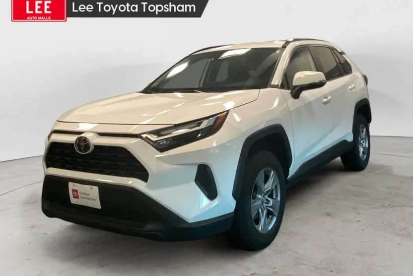 2023 Toyota RAV4 XLE photo 1