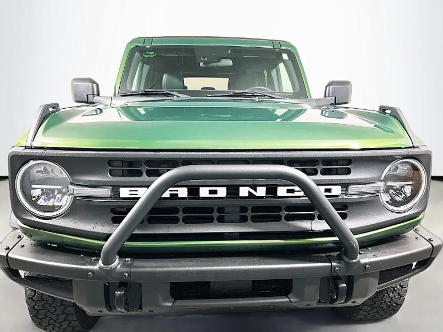 2022 Ford Bronco Black Diamond photo 1