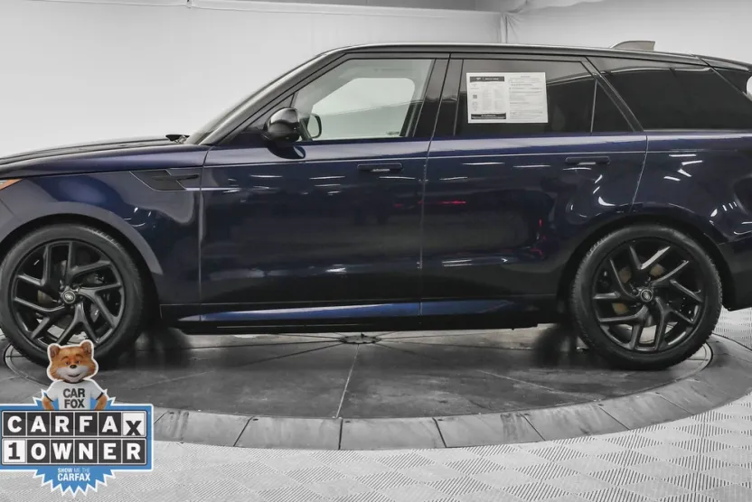 2023 Land Rover Range Rover Sport SE photo 1