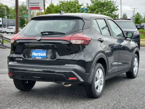 2025 Nissan Kicks Play S photo 4