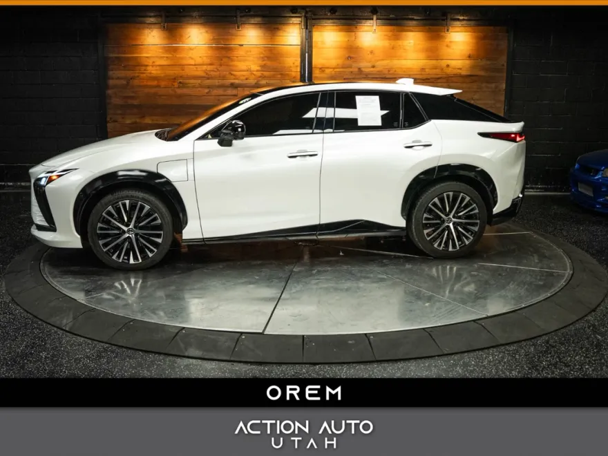 2024 Lexus RZ 300e Premium photo 1