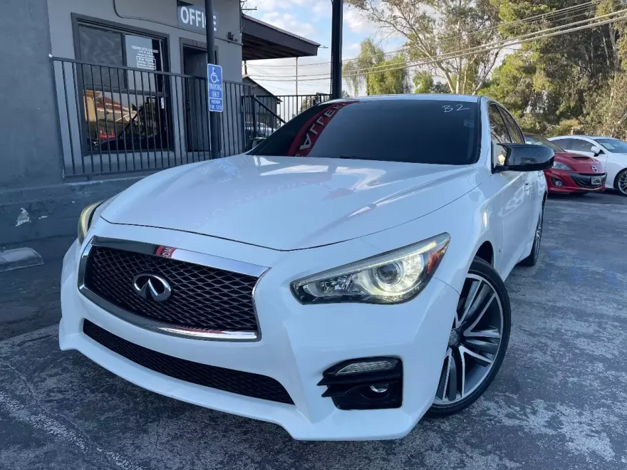 2015 Infiniti Q50 Sport photo 1