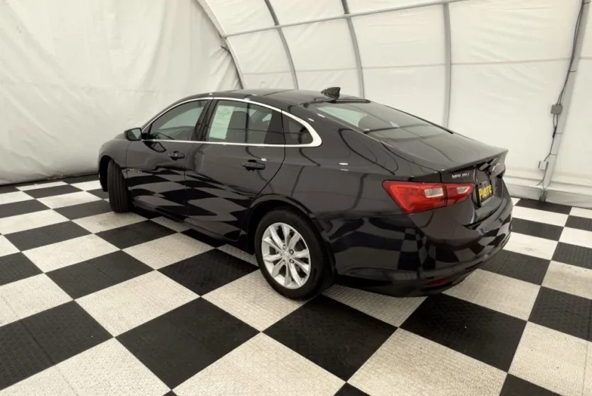 2023 Chevrolet Malibu 1LT photo 1