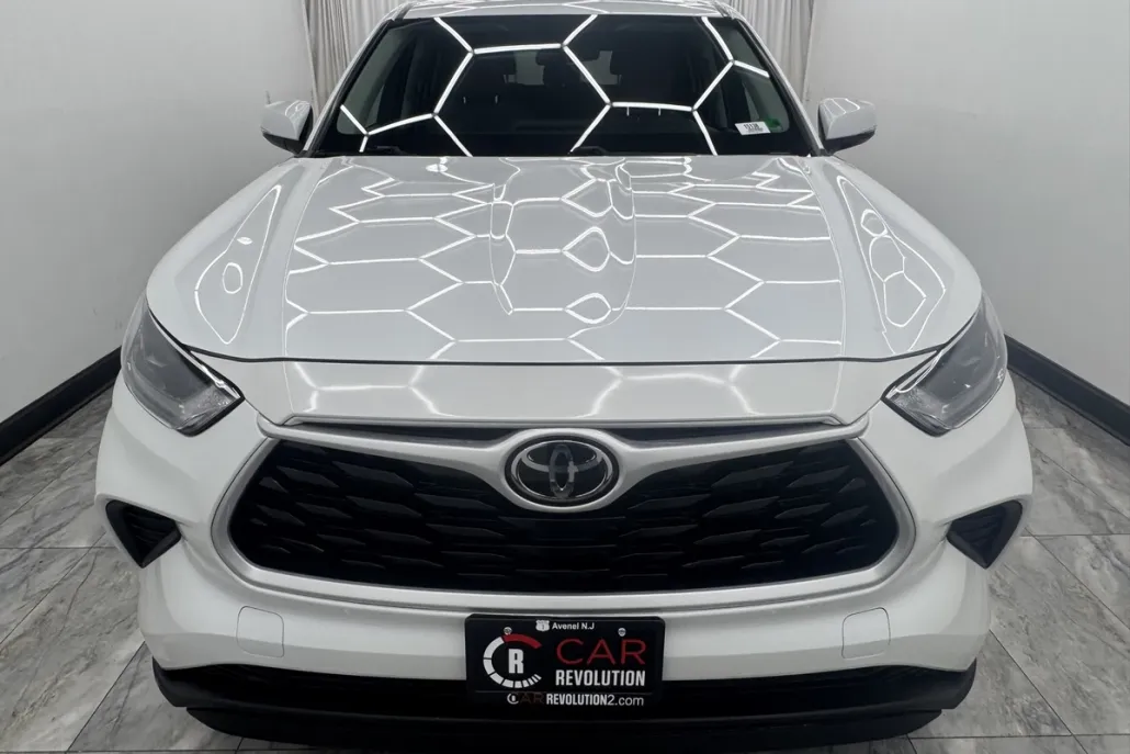 2023 Toyota Highlander L photo 1