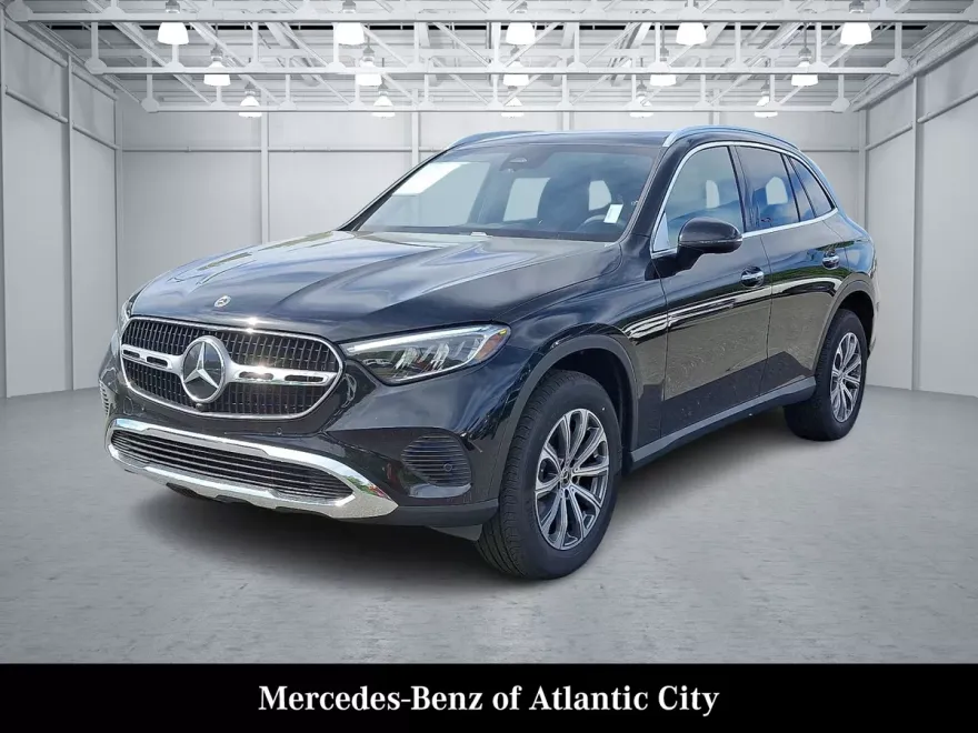 2025 Mercedes Benz GLC 300 4MATIC photo 1