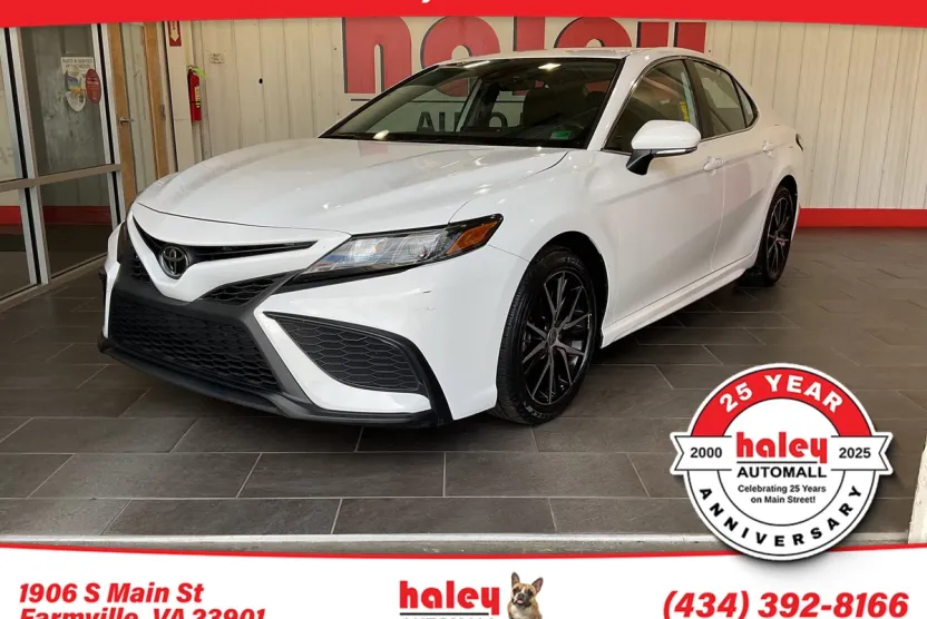 2024 Toyota Camry SE photo 1