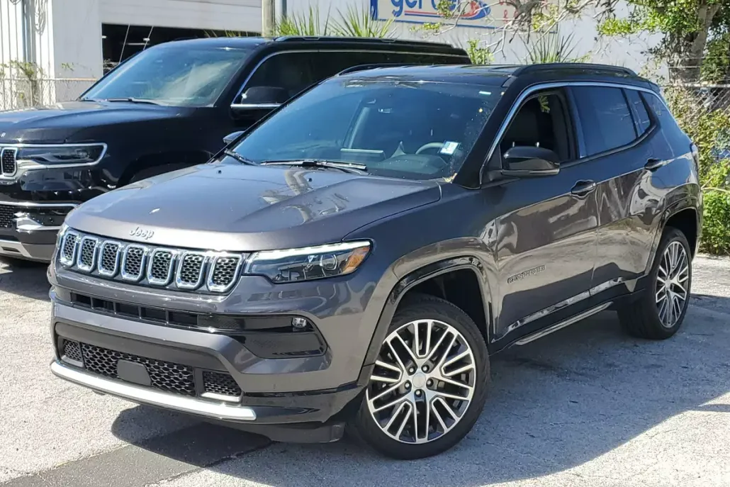 2023 Jeep Compass Limited photo 1