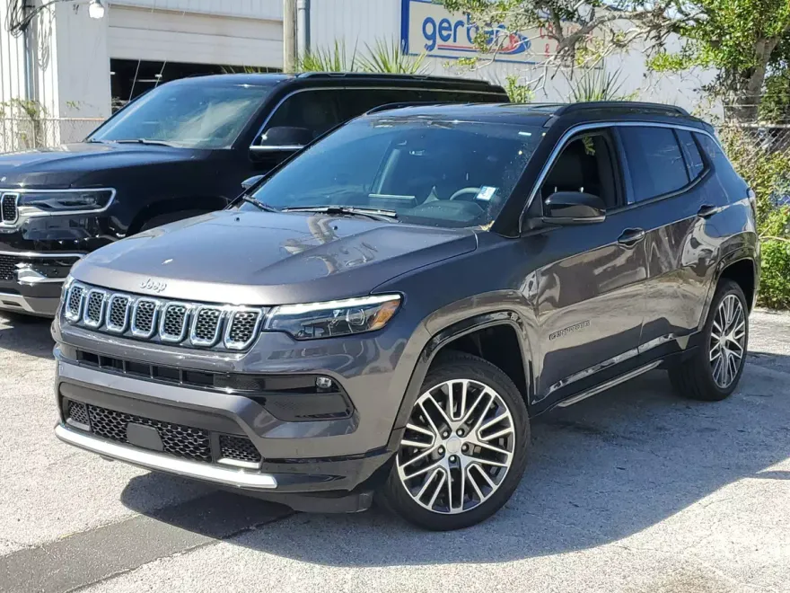 2023 Jeep Compass Limited photo 1