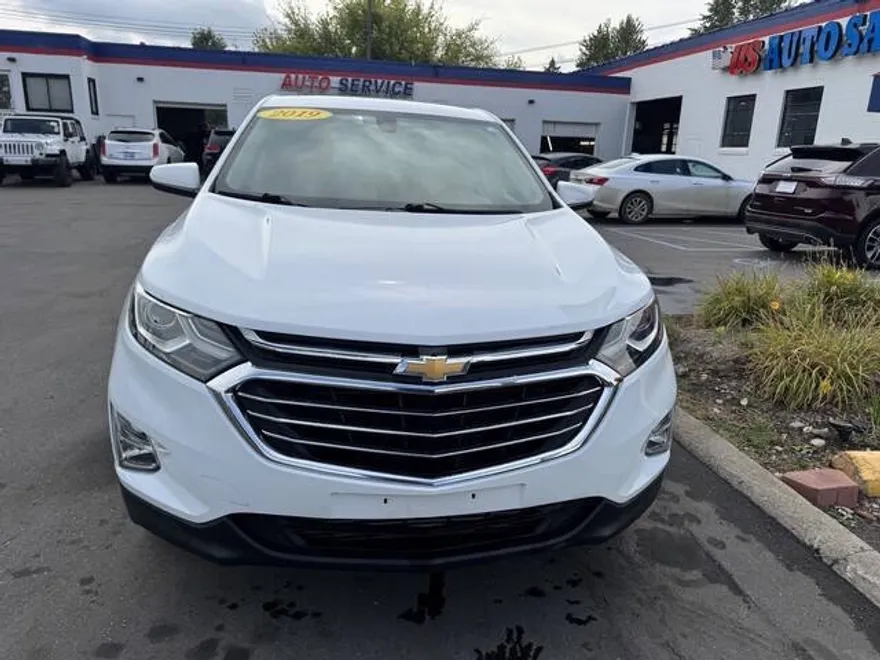 2019 Chevrolet Equinox LT photo 1