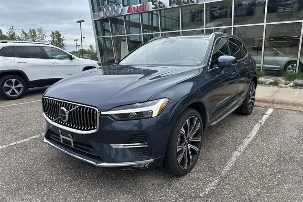 2023 Volvo XC60 B5 Ultimate photo 1