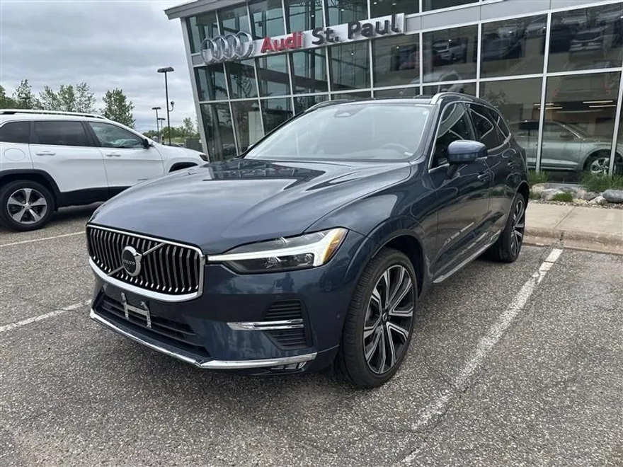 2023 Volvo XC60 B5 Ultimate photo 1