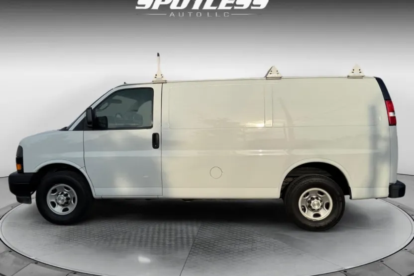 2020 Chevrolet Express 2500 Cargo photo 1