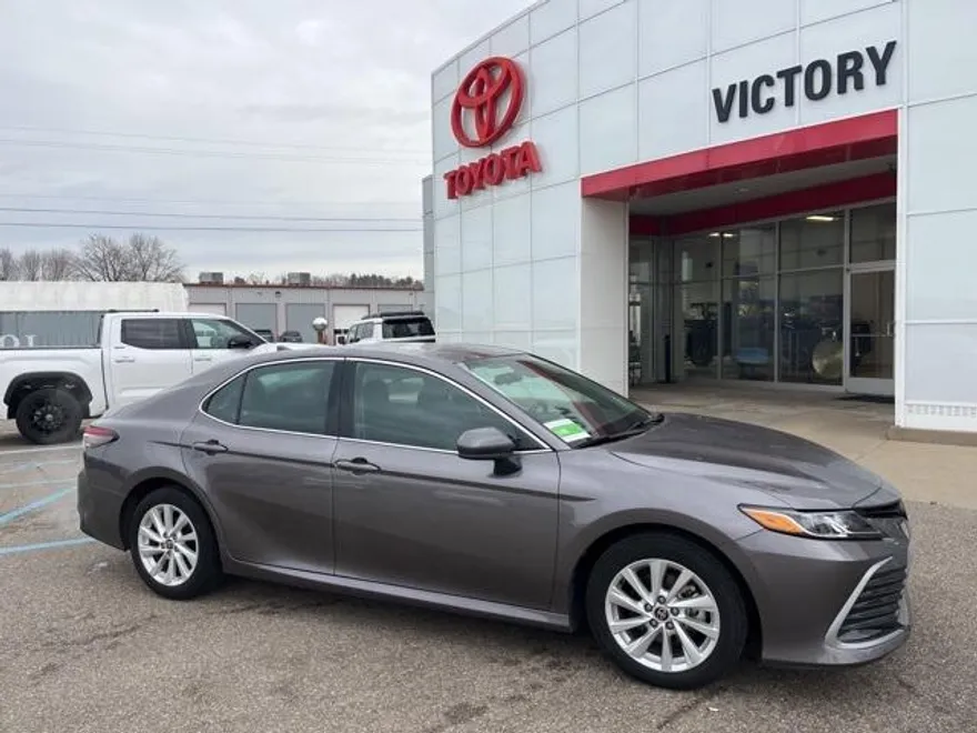 2024 Toyota Camry LE photo 1