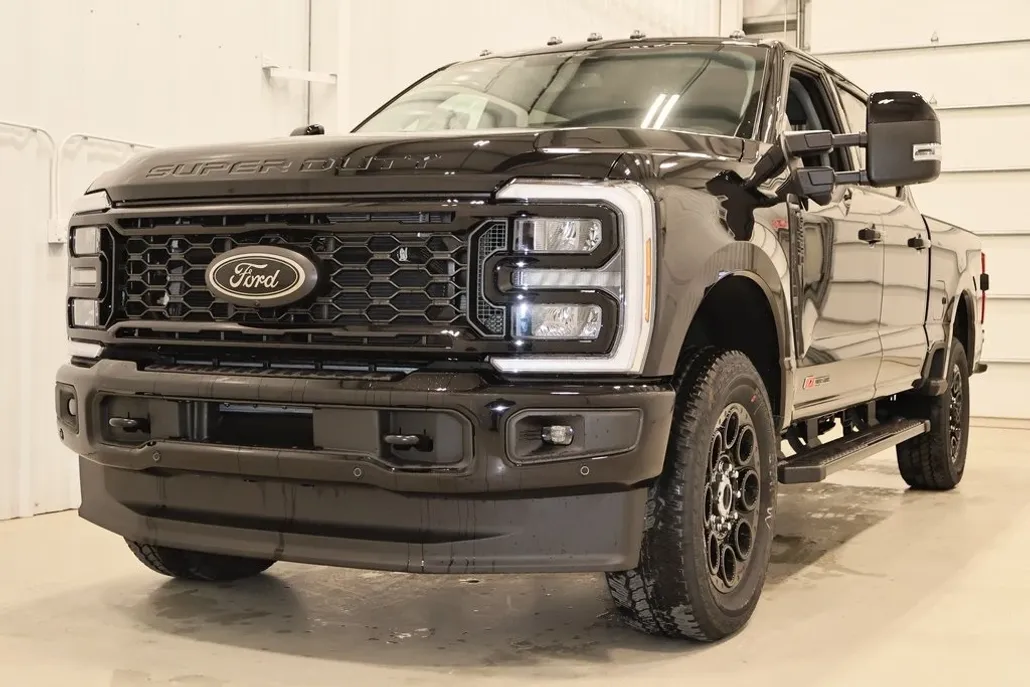 2025 Ford F-350 photo 1