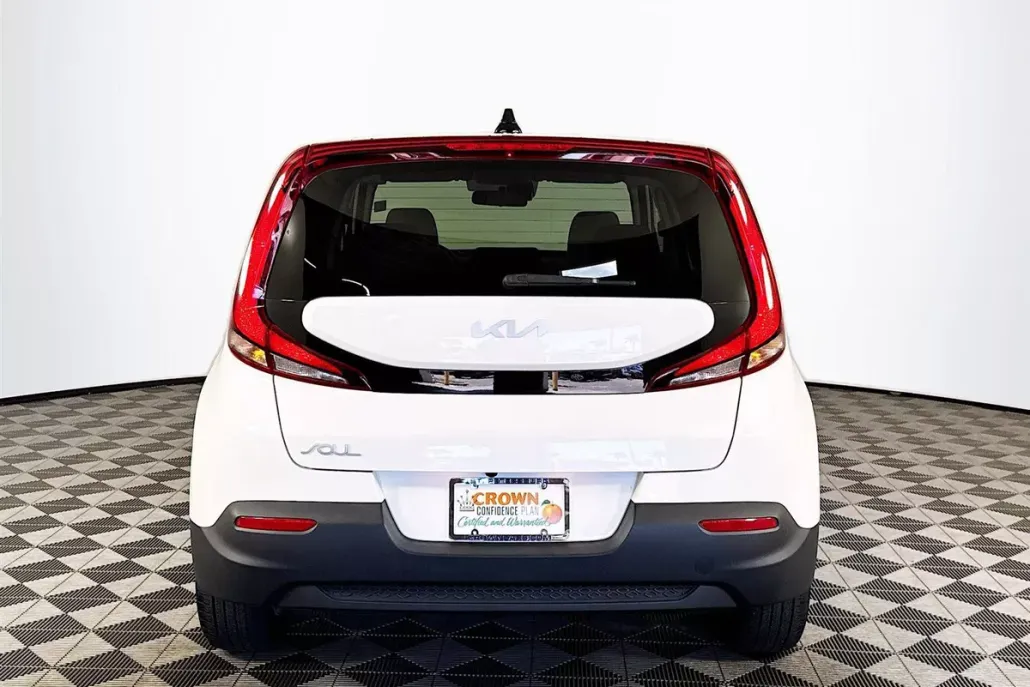 2022 Kia Soul LX photo 1