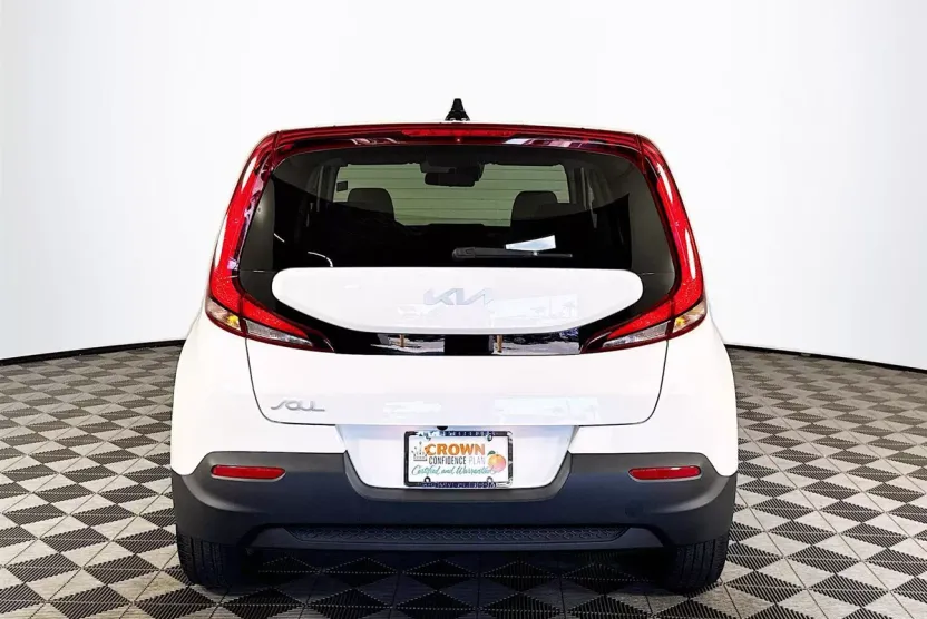 2022 Kia Soul LX photo 1