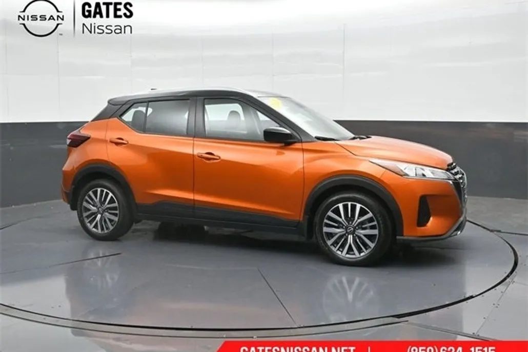 2023 Nissan Kicks SV photo 1