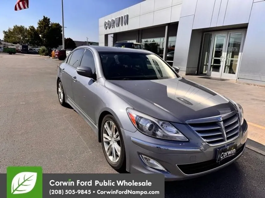 2014 Hyundai Genesis 3.8 photo 1