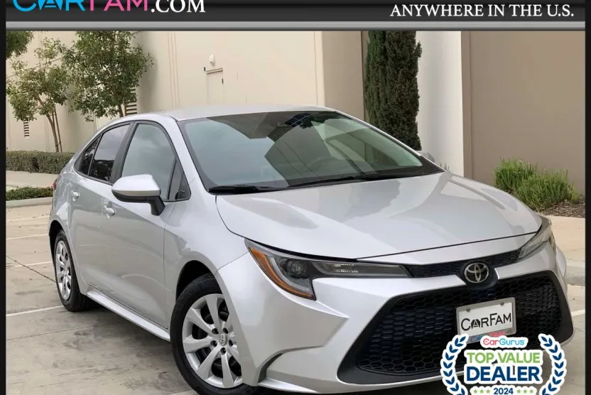 2021 Toyota Corolla LE photo 1