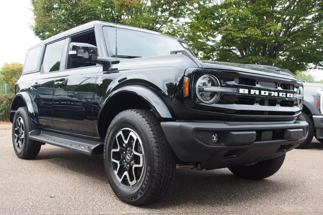 2025 Ford Bronco Outer Banks photo 1