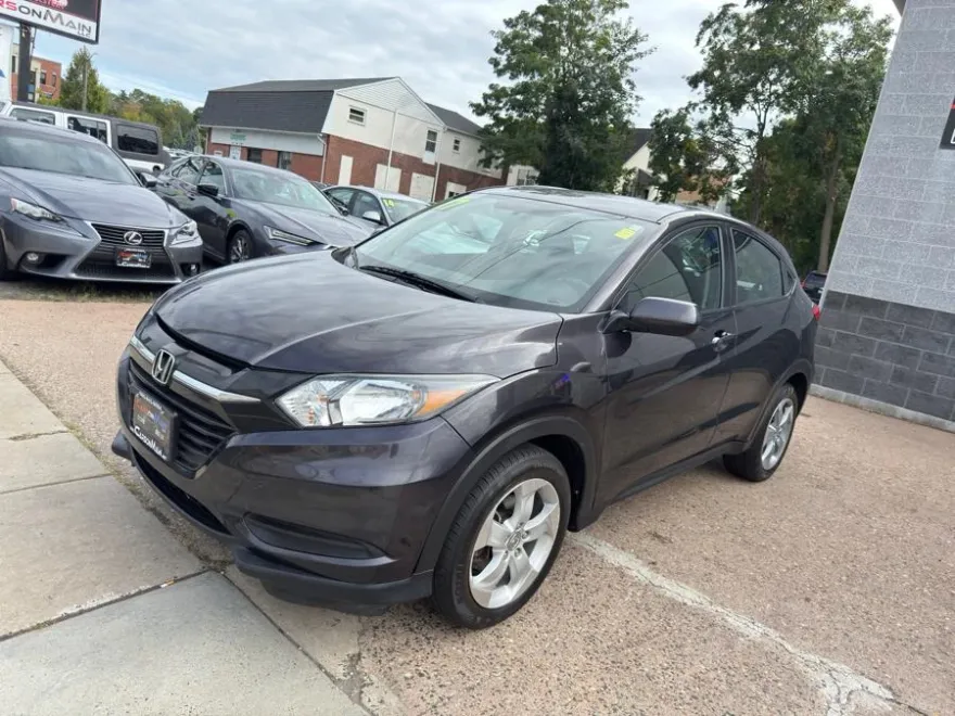 2017 Honda HR-V LX photo 1