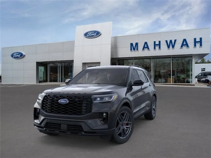 2025 Ford Explorer ST-Line photo 1