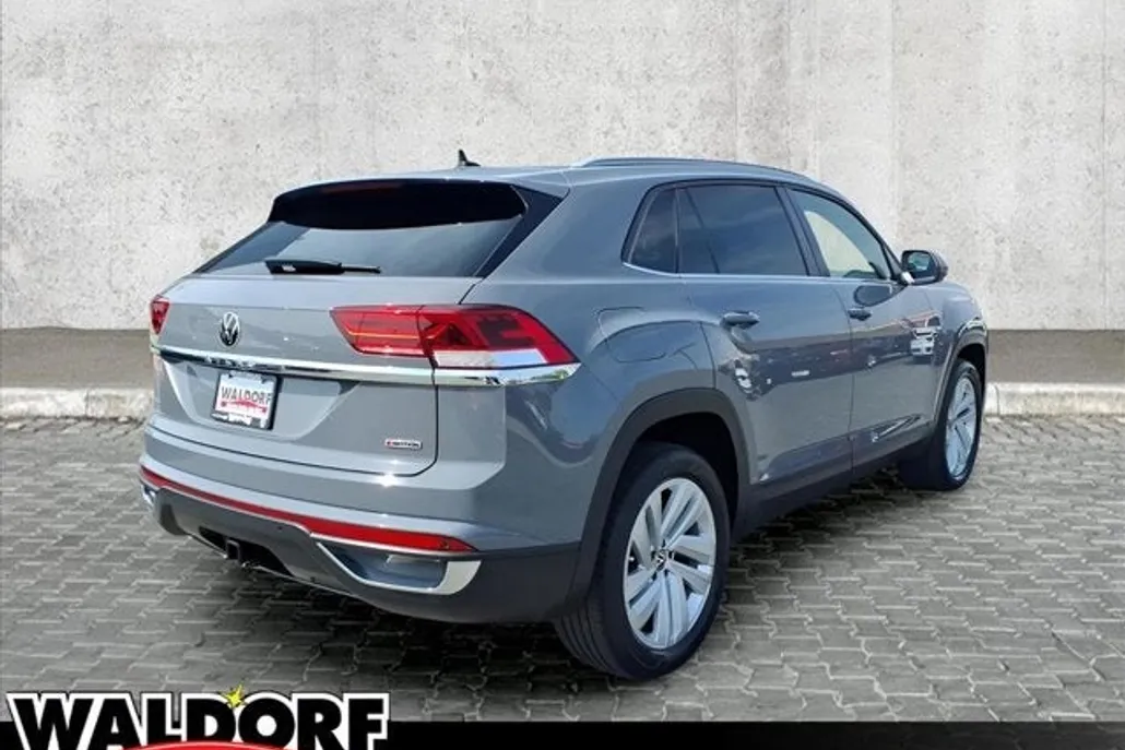 2022 Volkswagen Atlas Cross Sport V6 SE Technology photo 1