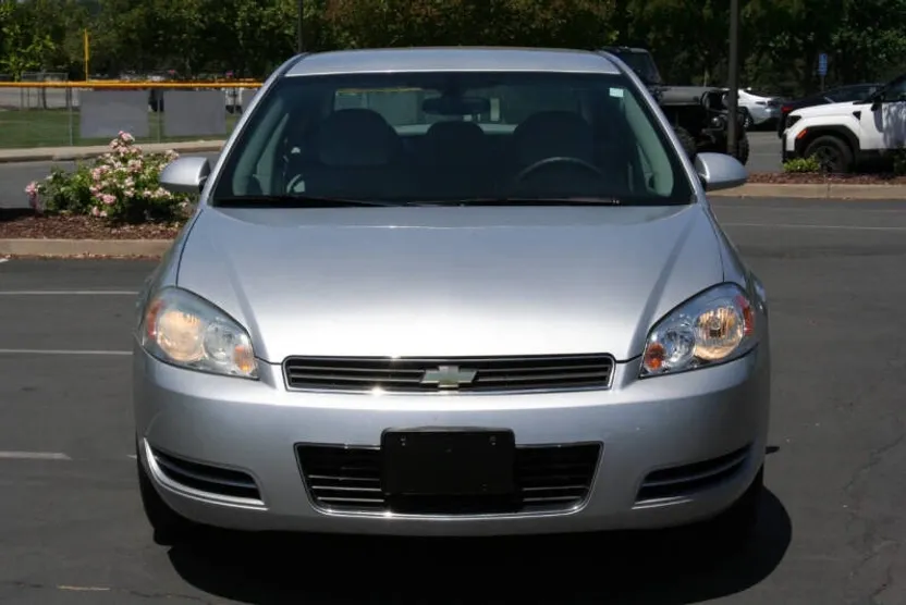 2009 Chevrolet Impala LS photo 1