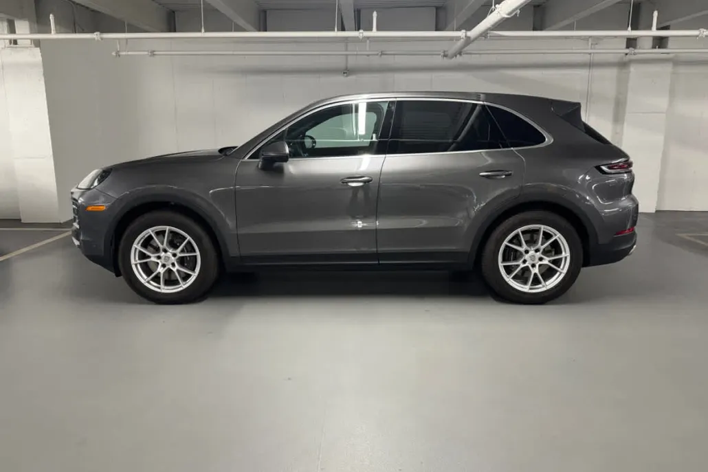 2024 Porsche Cayenne photo 1
