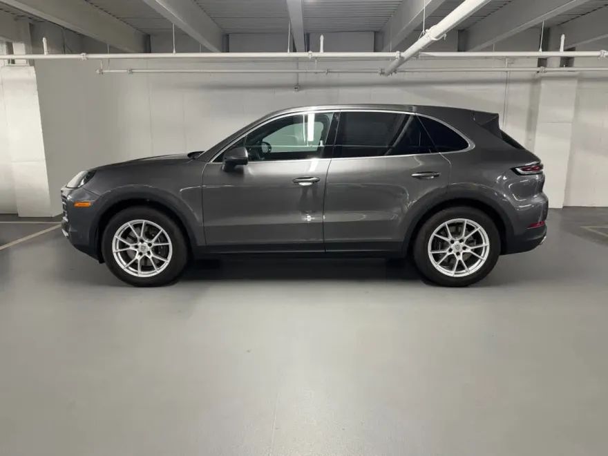 2024 Porsche Cayenne photo 1
