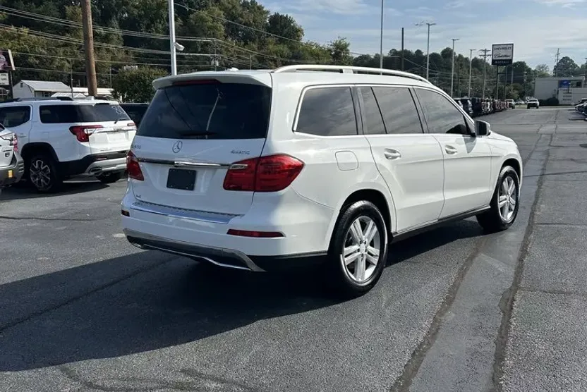 2016 Mercedes Benz GL 450 photo 1