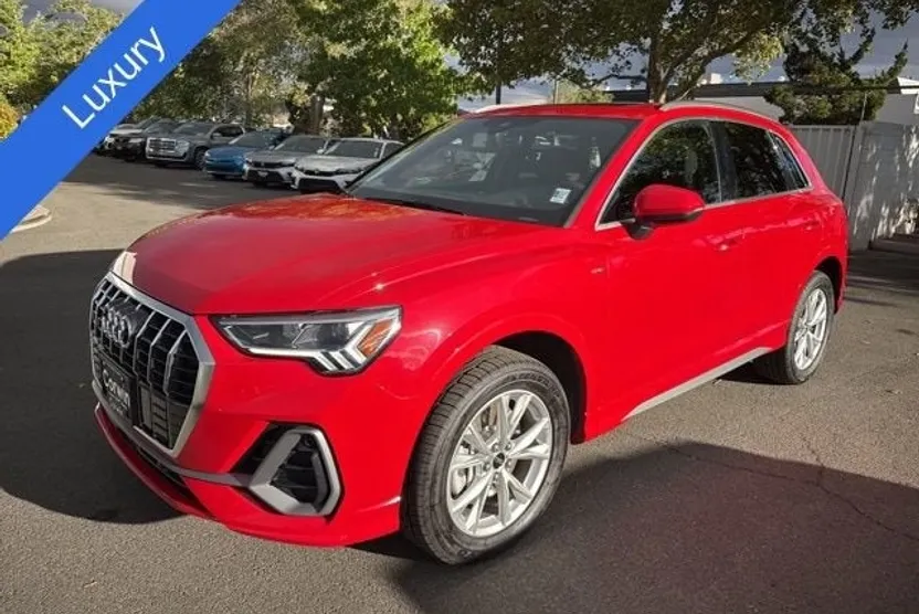 2025 Audi Q3 S line Premium photo 1