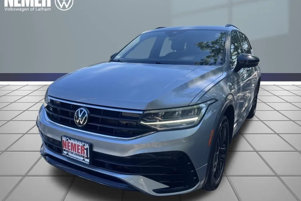 2022 Volkswagen Tiguan SE R-Line Black photo 1